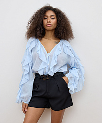 Короткие шорты с ремнем